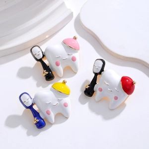 Cartoon Tooth Alloy Enamel Brooch Personalized Smile Expression Dental Oral Care Lapel Pin Cute Clothes Accessory Jewelry Gift