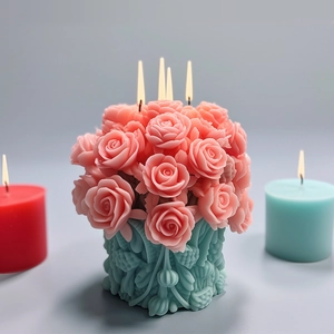 DIY Rosenstrauß-Kerzenform mit floralem Säulendesign und realistischer Blatttextur-Basis