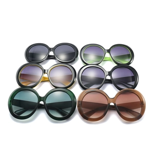 Oversized retro round frame sunglasses for women in six stylish gradient lens colors