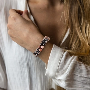 Bracelet double couche en rhodonite rouge 8mm et perles argentées pour yoga