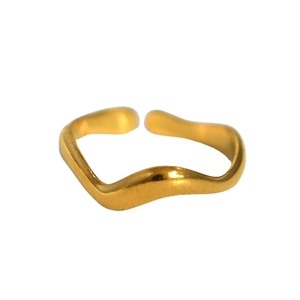 Minimalist wave-shaped open ring in gold stainless steel for women with adjustable band