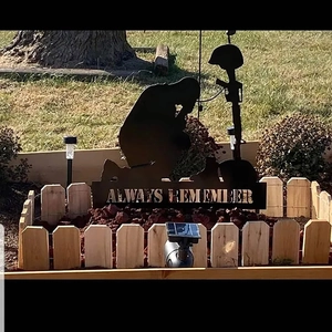 Outdoor memorial garden stake featuring a kneeling soldier silhouette with Always Remember text
