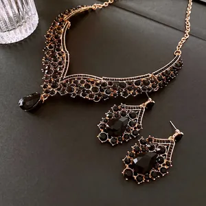 Collier En V Rétro Et Boucles D'Oreilles Goutte D'Eau Strass Noir Alliage Avec Silver Earring Post Bijoux De Luxe