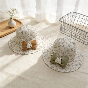 Chapeau de soleil floral pour bébé fille avec nœud papillon et décor de lapin mignon