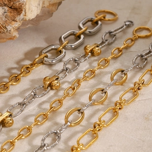Polished stainless steel Cuban link bracelet in gold and silver finish for women