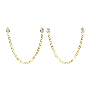 Boucles d'oreilles chaînes dorées avec zircone cubique en goutte sur fond blanc