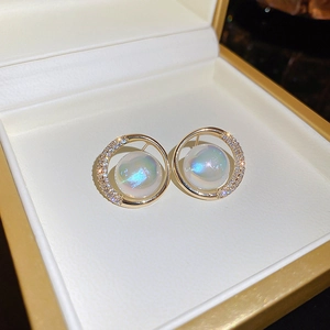 Exquisite gold pearl fringe earrings with sparkling crystals for a vintage court look