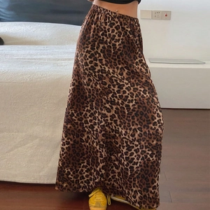 Women Leopard Print Maxi Skirt High Waist Elastic Waist Retro Sexy Knit Fabric Long Draped Bodycon Skirt