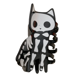 Funny Halloween skull cat hair claw clip made of acrylic for themed festive styling