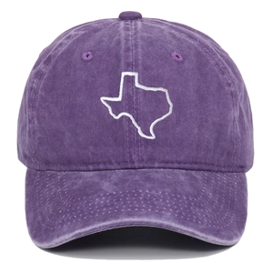 Ricamo dettagliato della mappa del Texas su un cappellino in cotone lavato viola