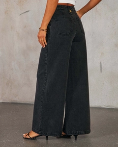 Vue arrière du jean gris foncé à taille haute et jambes larges avec détails de poches