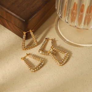 Geometrische Dreieckige Creolen 18k Vergoldeter 304 Edelstahl Mit Zirkonia Und Künstliche Perlenimitation Minimalistisch