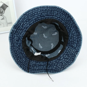 Vue intérieure d'un chapeau bob en denim bleu marine 100% coton avec doublure et cordon