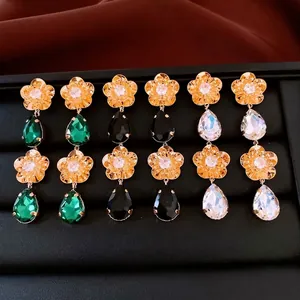 Boucles d'oreilles vintage fleurs plaquées or 18K avec pendentifs en cristal