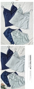 Détail de pyjama en satin de soie avec bretelles spaghetti et short assorti en bleu foncé