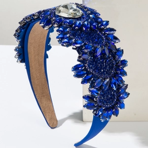 Serre-tête baroque bleu rembourré avec strass étincelants et grand cœur en cristal