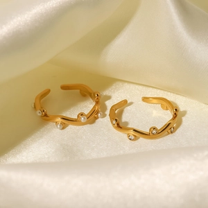 18K gold-plated irregular titanium steel ring set with white pearls and zircons