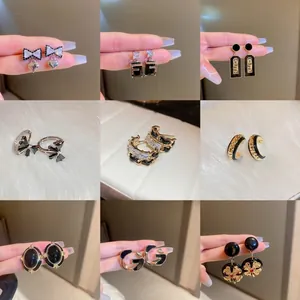 Vintage Geometric Black Enamel Stud Earrings Alloy Zircon With 925 Sterling Silver Earring Post For Women Elegant Jewelry