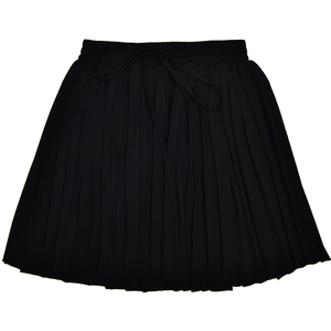 Gros plan d'une mini-jupe plissée noire avec taille élastique et cordon de serrage décoratif