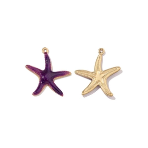 Détail de pendentifs étoile de mer en émail violet et métal doré pour bijoux DIY