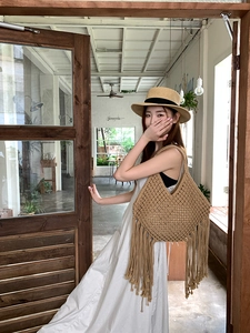 Borsa boho con frange fatta a mano, elegante borsa in paglia per la spiaggia e il tempo libero.