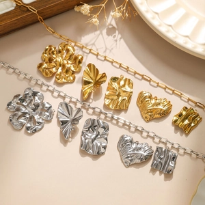 Vintage 18K gold plated stainless steel heart and leaf pendants with paperclip chain