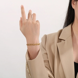 Fashionable 18K gold plated stainless steel paperclip chain bracelet for women