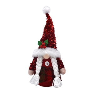 Gnome de Noël avec bonnet à paillettes rouges, tresses blanches et robe à carreaux sur fond blanc