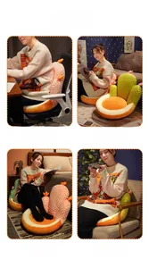 Détail d'un coussin en peluche cactus multifonction pour chaises et assises au sol