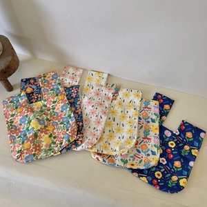 Floral canvas wrist bag for women featuring cute retro flower patterns in various colors