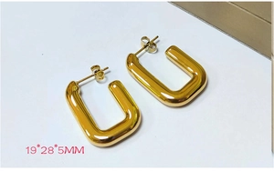 Chunky U-shaped 18k gold plated stainless steel hoop earrings for women fashion jewelry styling.