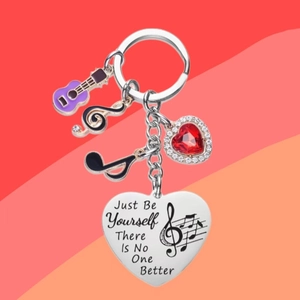 Porte-clés musique argent avec guitare et pendentif cœur gravé Just Be Yourself