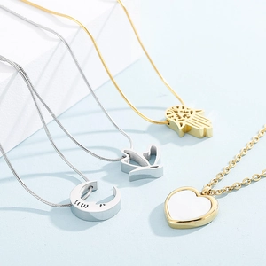 Minimalist Heart Moon Hamsa Hand Pendant Necklace Stainless Steel Shell Mother Of Artificial Pearl Snake Bone Chain For Women