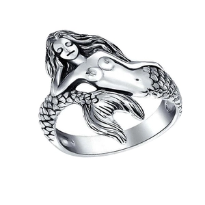 Bague sirène artistique en finition argent vintage avec détails de texture d'écailles
