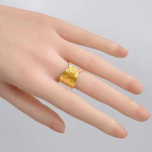 Adjustable 18k gold plated stainless steel hammer texture ring on model hand