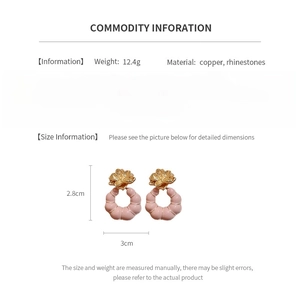 Fiche technique détaillée des boucles d'oreilles fleur vintage de 2,8x3cm et 12,4g