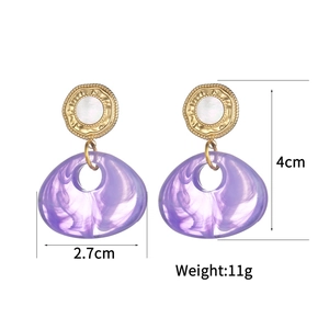 Detail showing dimensions of retro purple resin geometric drop earrings with gold base