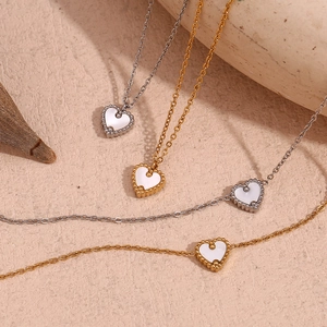 Collier Et Bracelet Avec Pendentif Coeur En Acier Inoxydable Plaque Or 18K Nacre Blanche Bordure Perlée Bijoux Femmes