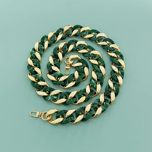 Detail of dark green marble acrylic chain with gold metal swivels for DIY handbags