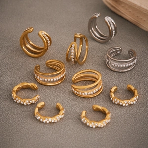 Ear cuff retro de acero inoxidable chapado en oro de 18k con incrustación de circón