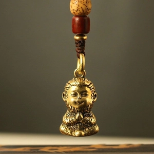 Ciondolo portachiavi scimmia Sun Wukong in ottone vintage con perline di legno