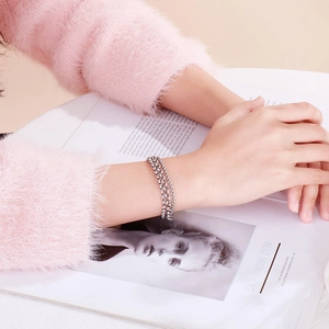 Three-layer stainless steel pearl chain bracelet in silver finish for women fashion