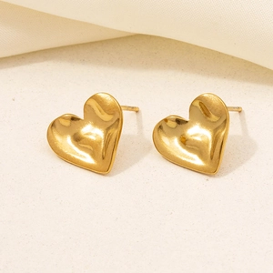 Chic 304 stainless steel heart stud earrings with unique textured gold finish for women