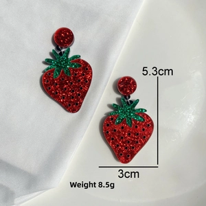Detail view of red strawberry acrylic earrings with 5.3cm length and 8.5g weight info