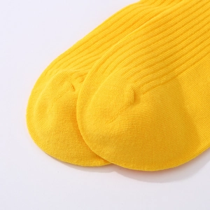 Calze a metà polpaccio in cotone giallo brillante con trama a coste e punta rinforzata