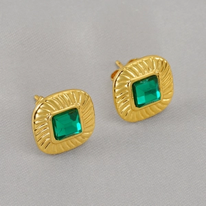 Vintage gold-plated square stud earrings with green zircon and radial texture