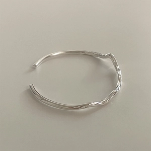 Minimalist S925 sterling silver open bangle with irregular wavy mobius lava texture
