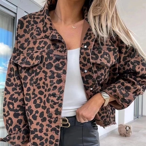 Giacca Di Jeans Leopardata Donna Denim Lavato Orlo Sfrangiato Revers Bottoni Vestibilità Ampia Corta Streetwear
