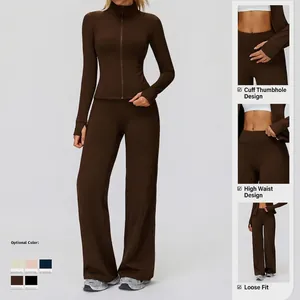 Ensemble de sport thermique pour femme avec veste zippée et pantalon large marron