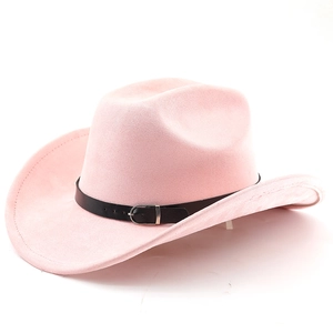 Detail eines rosa Westernhutes aus Wildlederimitat mit schwarzem Lederband und Schnalle
